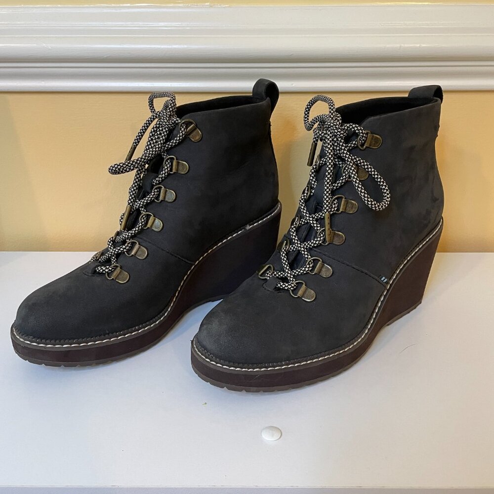 Toms Melrose Wedge Booties Size W6, Dark Gray Suede, Brown Heel, Checkered Laces
